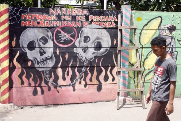 Memberikan sanksi umum bagi pengedar dan pengguna narkoba di Bali