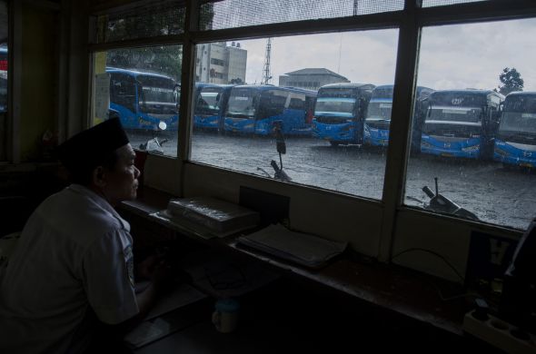 Pemerintah Kabupaten Bandung mengerahkan puluhan bus untuk mengangkut penonton piala